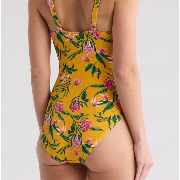 NWT ✨️ Nicole Miller Studio Bandeau One Piece Swimsuit Size S - Picture 2 of 9